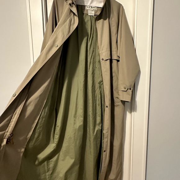 Vintage L.L bean long trench khaki coat womens size large missing hood. - Picture 3 of 4